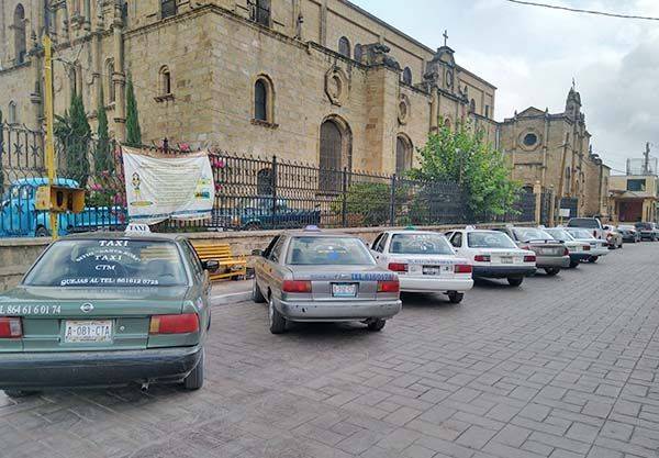 Limitan espacio a taxis en Múzquiz