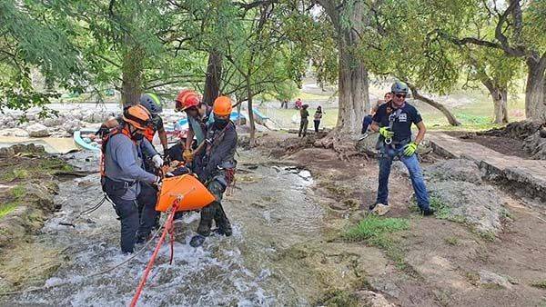 Capacitan a rescatistas en técnicas de cuerdas