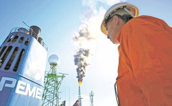 Le da Moody’s baja calificación a Pemex