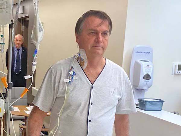 Bolsonaro reaparece en redes