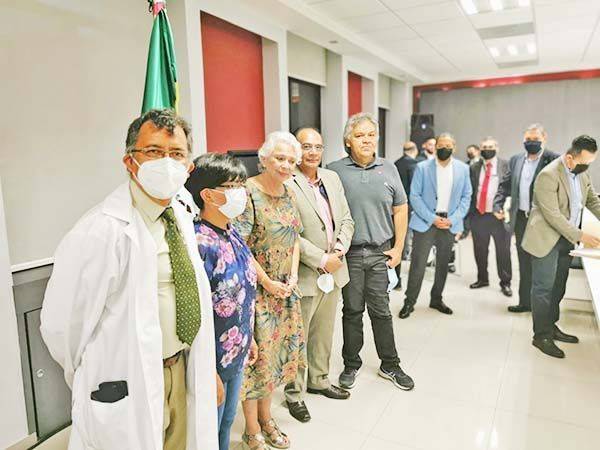 Levantan plantón ex trabajadores del IMSS