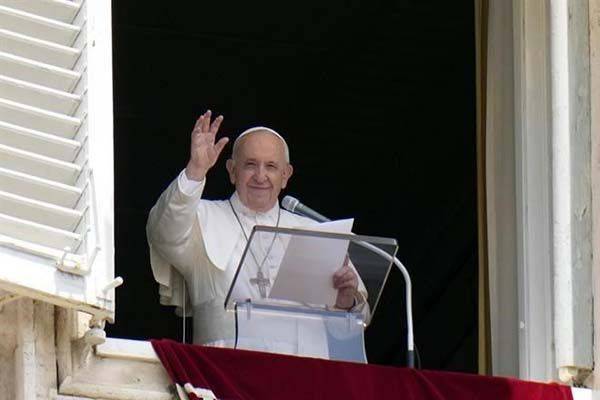 Se recupera Papa tras cirugía de colon