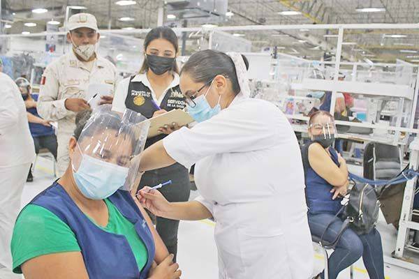 Inicia vacunación Covid de 30 a 39