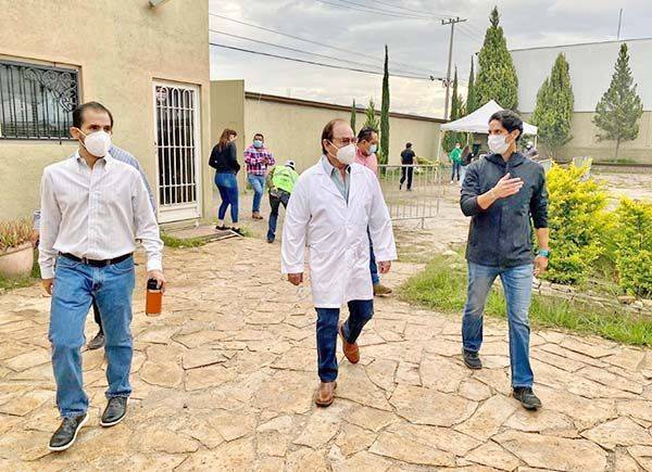 Supervisan vacunación a población de 30 a 39