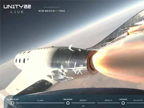 Fotos y videos del épico viaje al espacio de Richard Branson