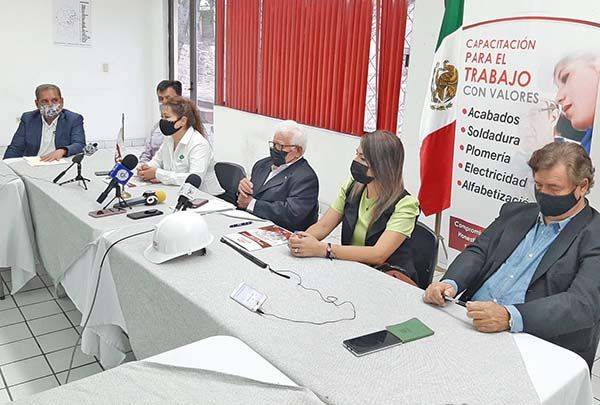 Capacitarán en oficios a alumnos de Conalep