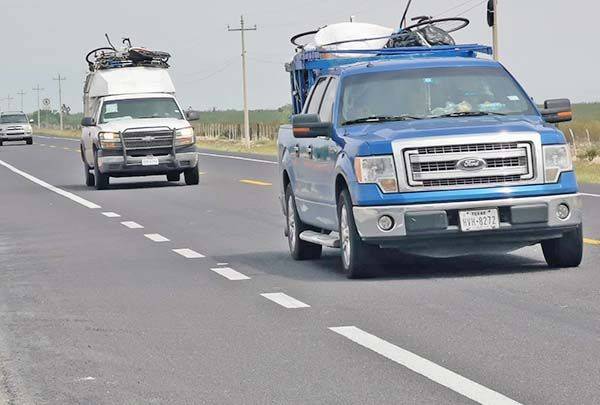 Atraviesan la carretera 57 hasta 52 paisanos al minuto