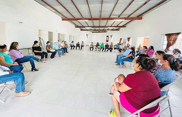 Promocionan consulta; se olvidan de la vacuna