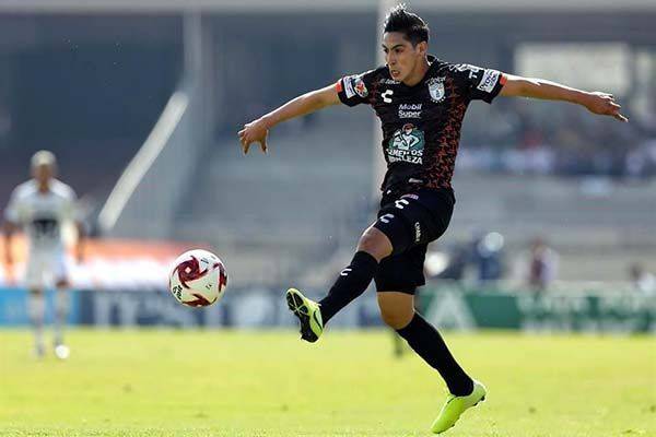 Oficializa Rayados a Érick Aguirre