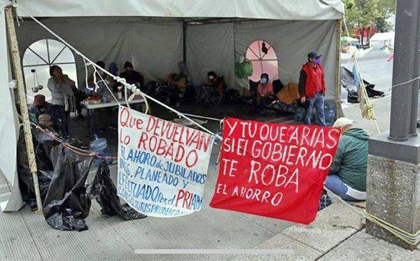 Piden pensionados lo imposible: AMLO