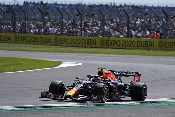 Una carrera sprint de Checo para el olvido