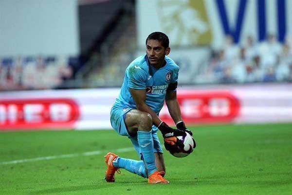 Renueva Cruz Azul a Corona hasta el 2023