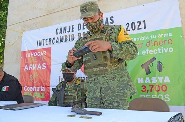 Entregan en módulo armas y municiones