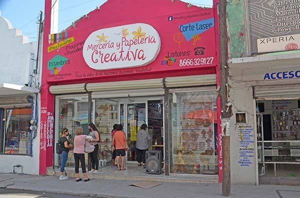 Preparan compras de útiles escolares