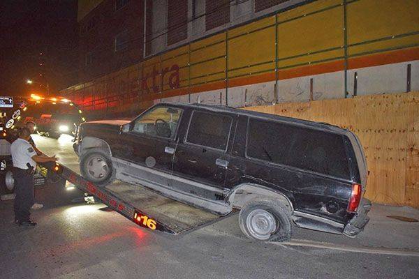 Choca recolector camioneta estática