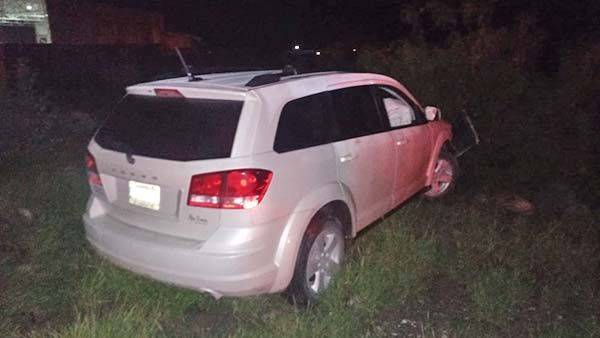 Dormita al volante y provoca accidente