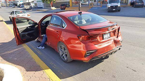 Estaquitas da llegue a carro en el Pape