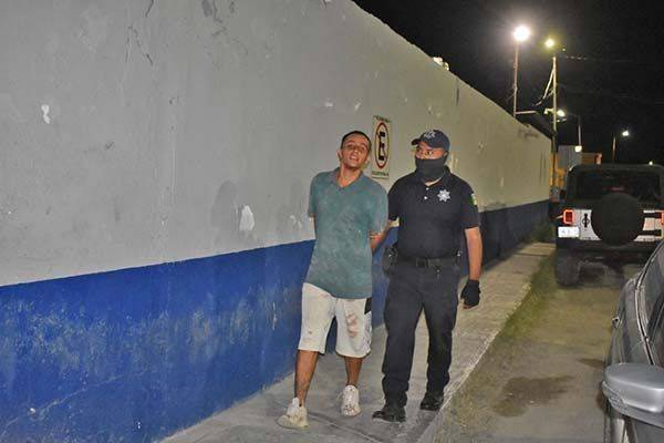 Por celos golpea a pareja de ex mujer