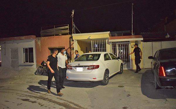 Mete carro en vivienda