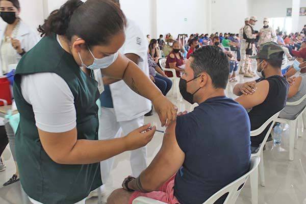 Aplica SB primera dosis a rezagados