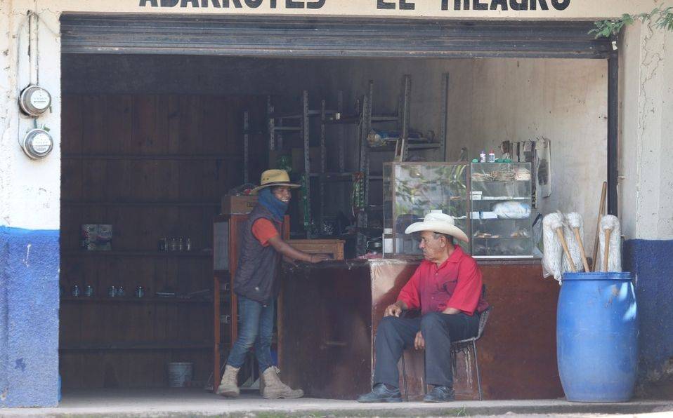 Militares realizan operativo en carretera de Aguililla, reporta sacerdote