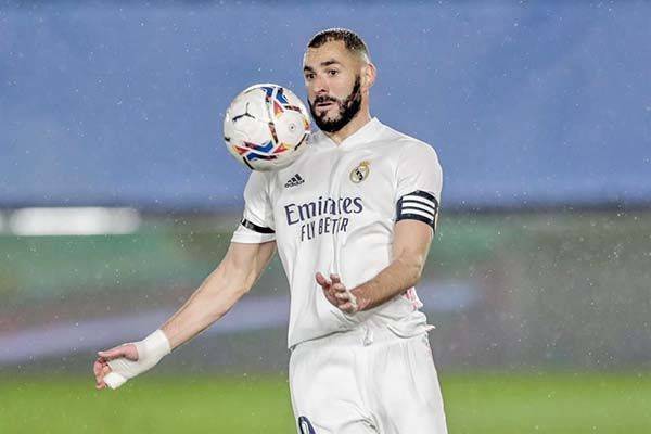 Karim Benzema dio positivo a Covid-19