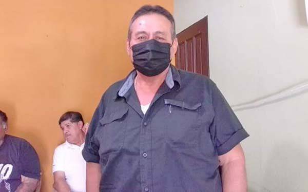Se aferra exlíder a dirigencia sindical