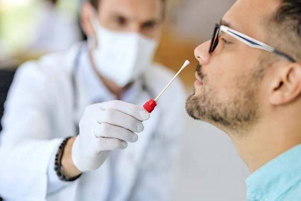 Contemplan despidos de trabajadores sin vacuna