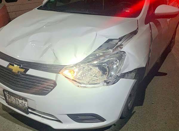 Se le atraviesa venado en libramiento Cuauhtémoc