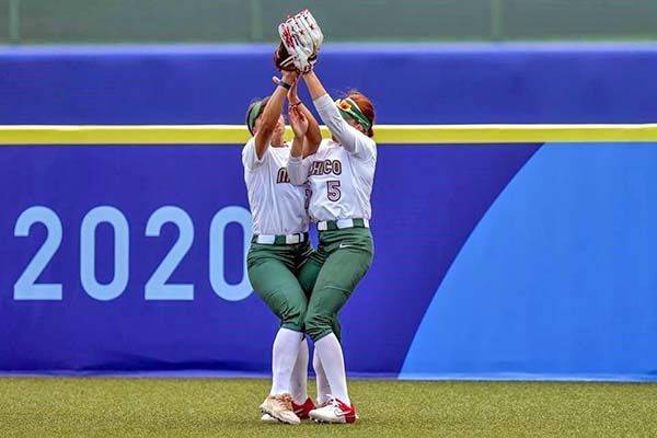 Suma equipo de softbol derrotas en Tokio