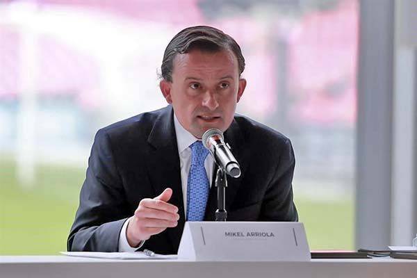 Informa Mikel Arriola que tiene Covid-19