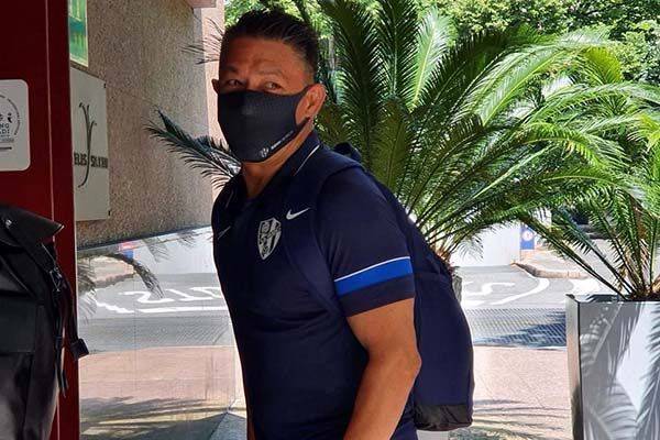 Golean al Huesca en debut de Nacho Ambriz