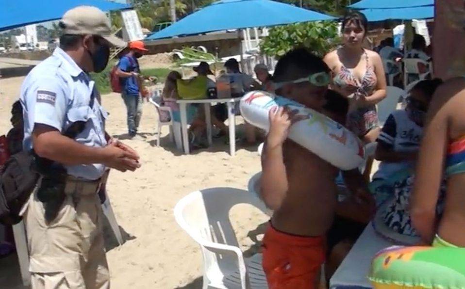 Policía turística realiza operativo en playas de Acapulco por covid-19