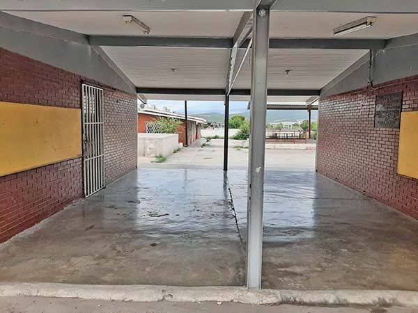 Se conforman ladrones con cafetera de escuela