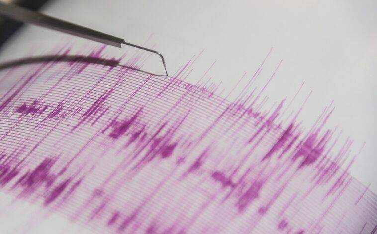 Sismo de magnitud 6.7 sacude isla en Filipinas; descartan daños graves