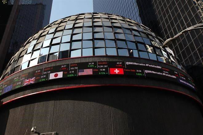 Despide BMV agosto en récord; supera 53 mil puntos