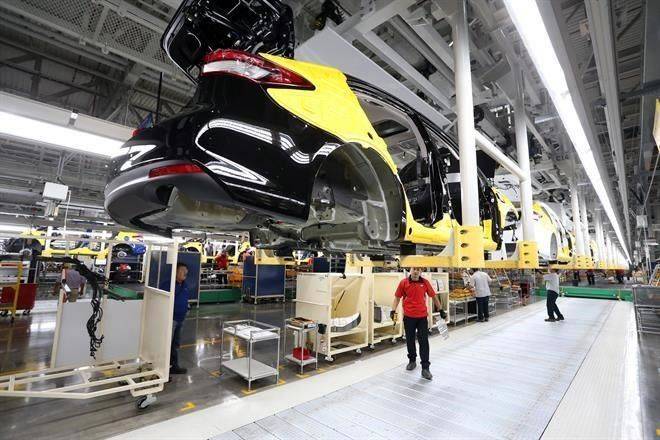 Baja 4.84% producción de autos en julio