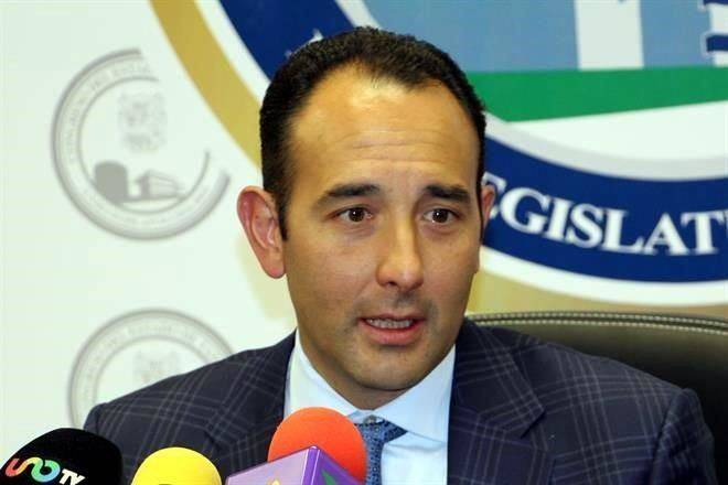 Nunca controlé dinero de campaña en 2012.- Roberto Gil