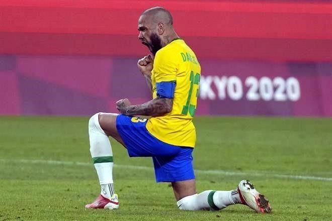 Viva México, cabrones.- Dani Alves
