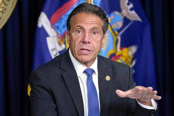 Demanda mujer a Gobernador de NY por tocamiento sexual