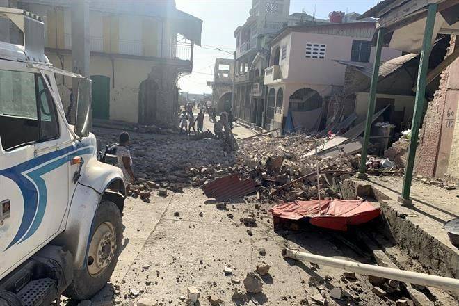 Sacude terremoto de 7.2 a Haití