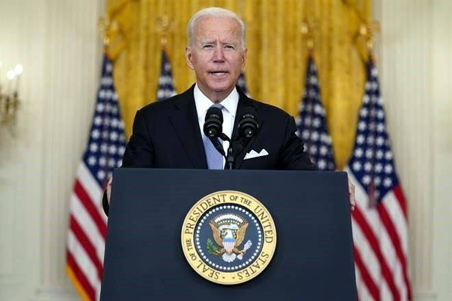 Defiende Biden retirada: líderes afganos se rindieron