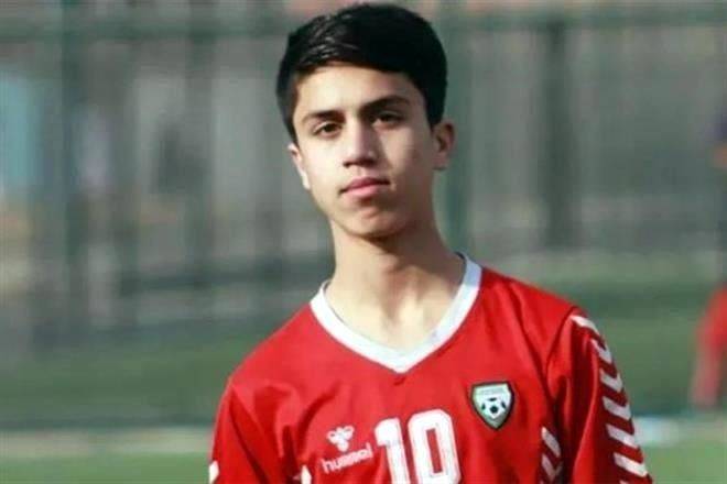 Muere futbolista afgano al intentar huir del país