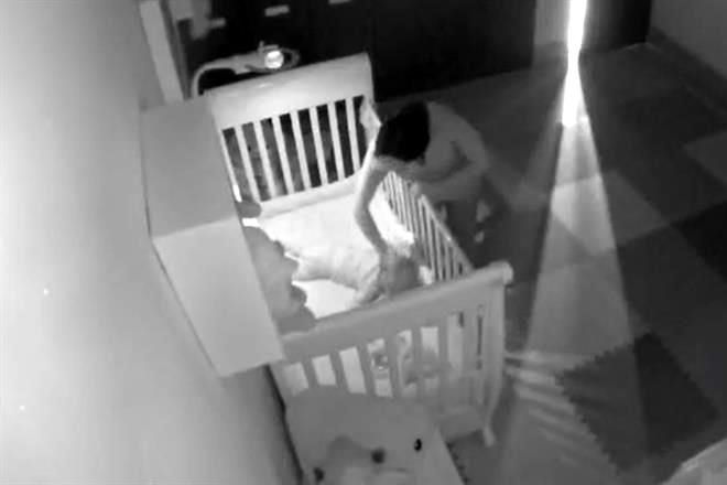 Captan agresión a bebé en casa de Nuevo León (VIDEO)