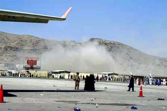 Estiman 72 muertos por ataques en aeropuerto de Kabul