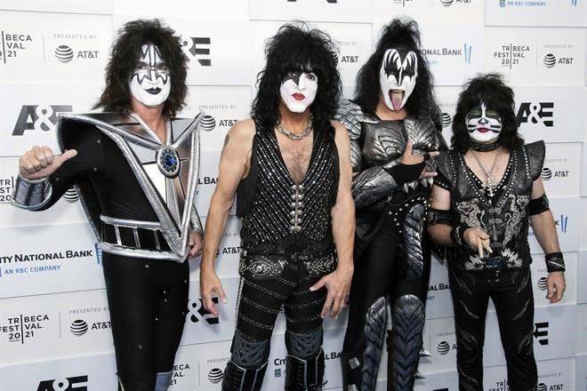 Se contagia Gene Simmons de Covid-19; pospone Kiss su gira