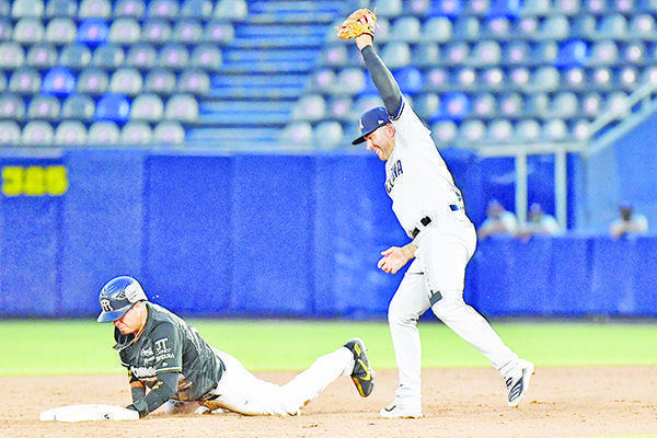 Acereros visita a Sultanes en la última serie del rol regular