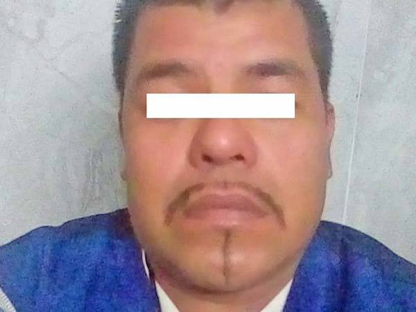 Escapa acusado de asesinar a su mujer