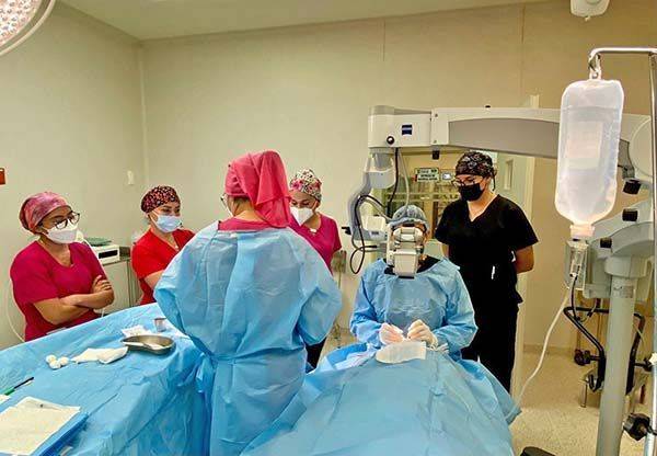 Realizan trasplantes de córnea en Torreón