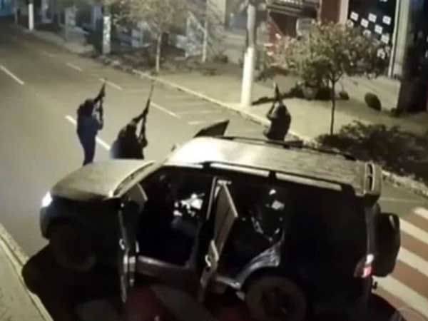 Comando asalta tres bancos en Brasil y toma rehenes